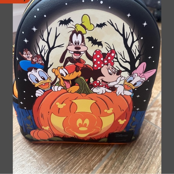 Disney Loungefly glow in the dark Halloween Backpack - Picture 1 of 1